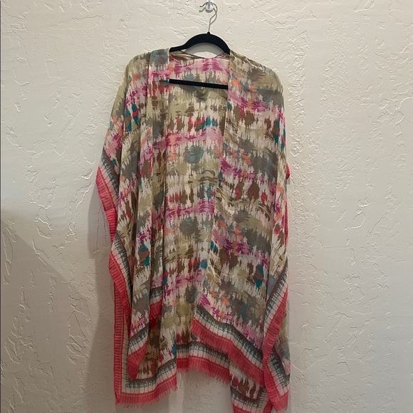 Comfyluxe Other - Multicolor Patterned Women's Shawl